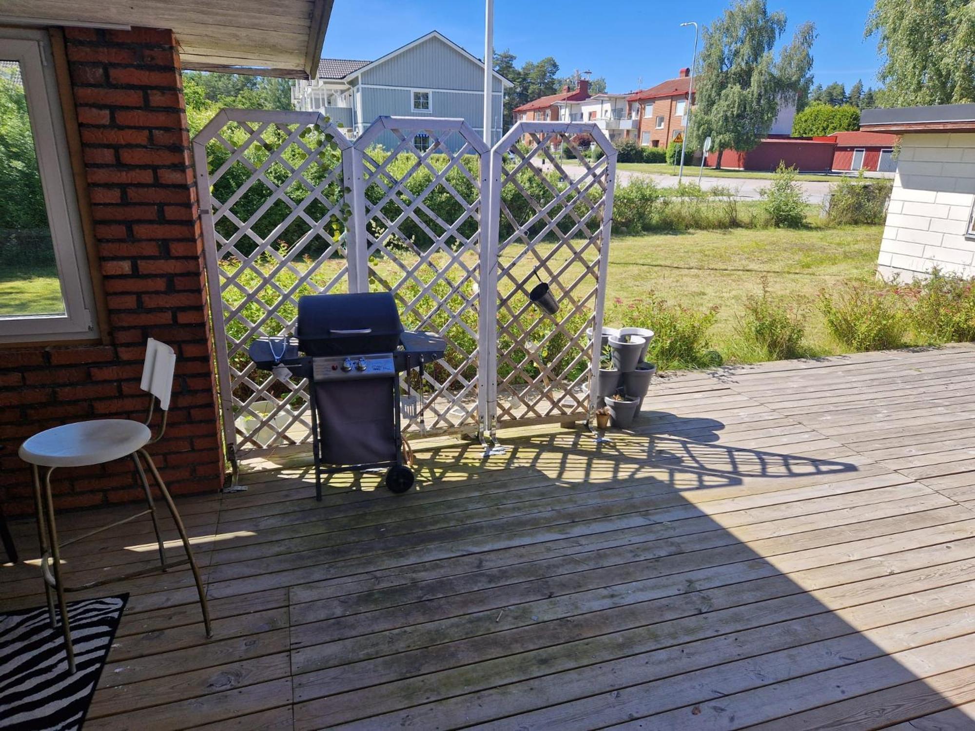 Villa Med Egen Parkering. Moejlighet Att Boka Fran 1 Och Upp Till 5 Personer. Örebro Esterno foto